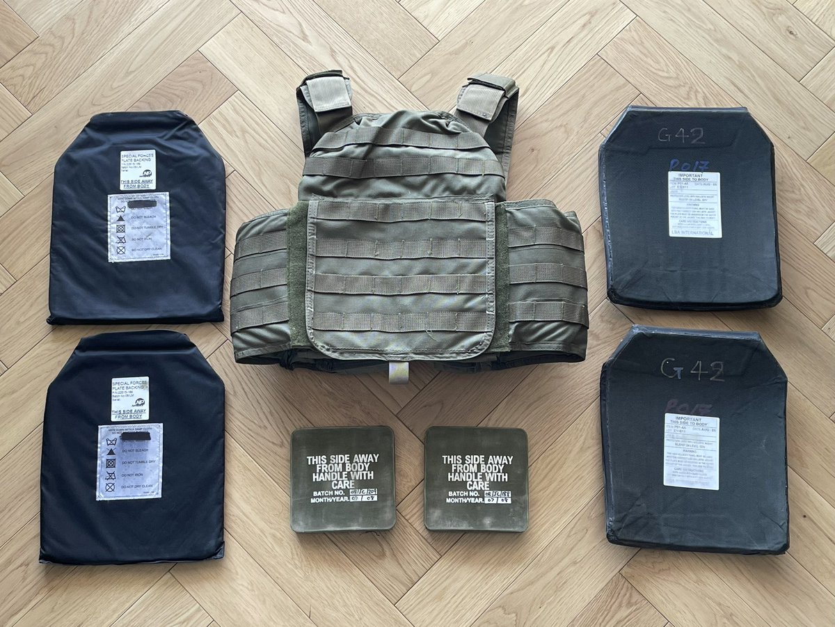 Yancc_cchow's tweet photo. UKSF customized Paraclete SOHPC with NP Aerospace inserts https://t.co/ec2Trorb7D