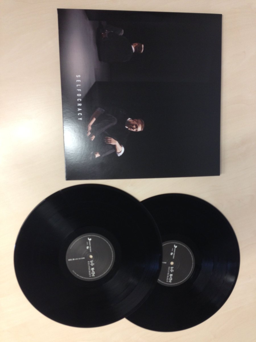 KlnArTy's tweet photo. Today it's #WorldRecordStoreDay 💿
#Addictocrate #Selfocracy (#Sillygomania no vinyl 😞🧡) #LoïcNottet #BestAlbums https://t.co/v67EwPj830