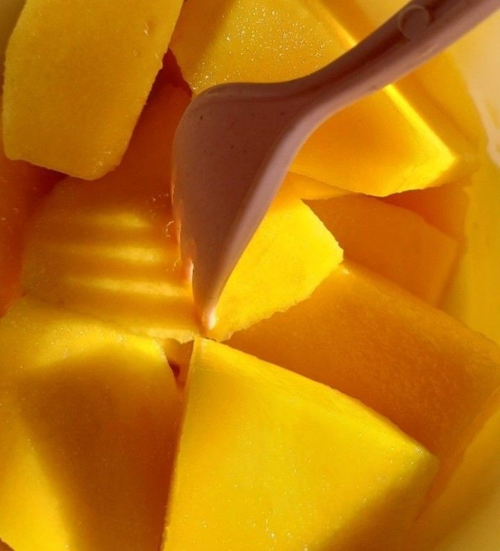 hwarangbot's tweet photo. @ainutesh *full of mango*🥭🥭 aceitas? https://t.co/W9gUWPj37Q