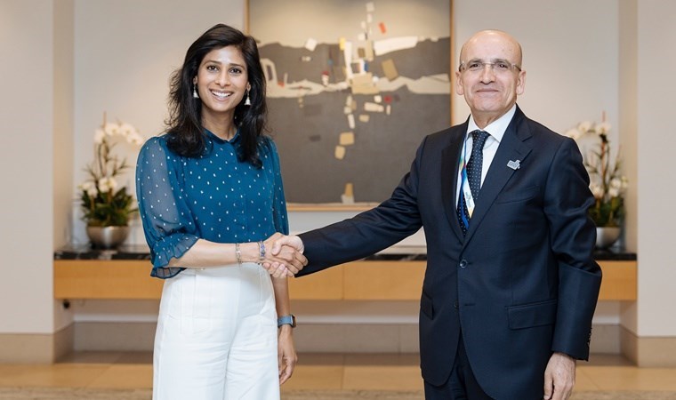 Ve Şimşek IMF'yle aynı karede! 

'Mükemmel bir sohbet'
cumhuriyet.com.tr/ekonomi/ve-sim…