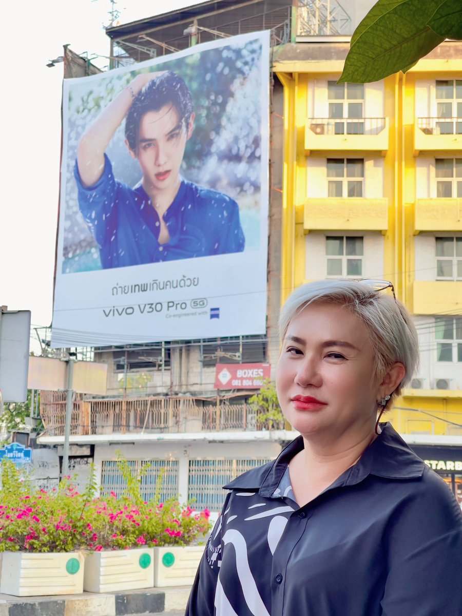 mom me mom nine tweet media