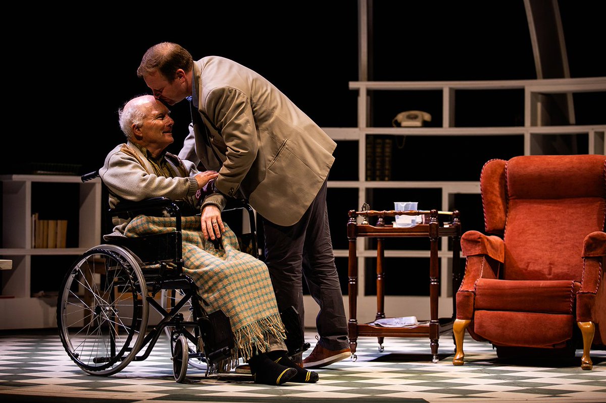 Some beautiful photos of Dan Butler as Morrie and Stephen Jones as Mitch on stage from the new production of Mitch Albom's 💫 Tuesdays with Morrie 💫 have come in! 📆 TUE 30 APR–THU 2 MAY 🎟️ bit.ly/3HzKnKJ Make sure you book your seats soon!