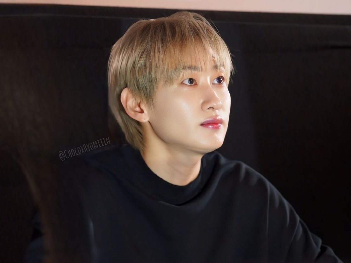 ChocoxHyomiiin's tweet photo. 2024.0414  오사카 팬싸 🐰
D&amp;E 606 大阪 サイン会 
#은혁 #Eunhyuk #ウニョク
#슈퍼주니어DnE #다앤이 #SuperJuniorDnE #SIX_ZERO_SIX https://t.co/5qLaHczmWy