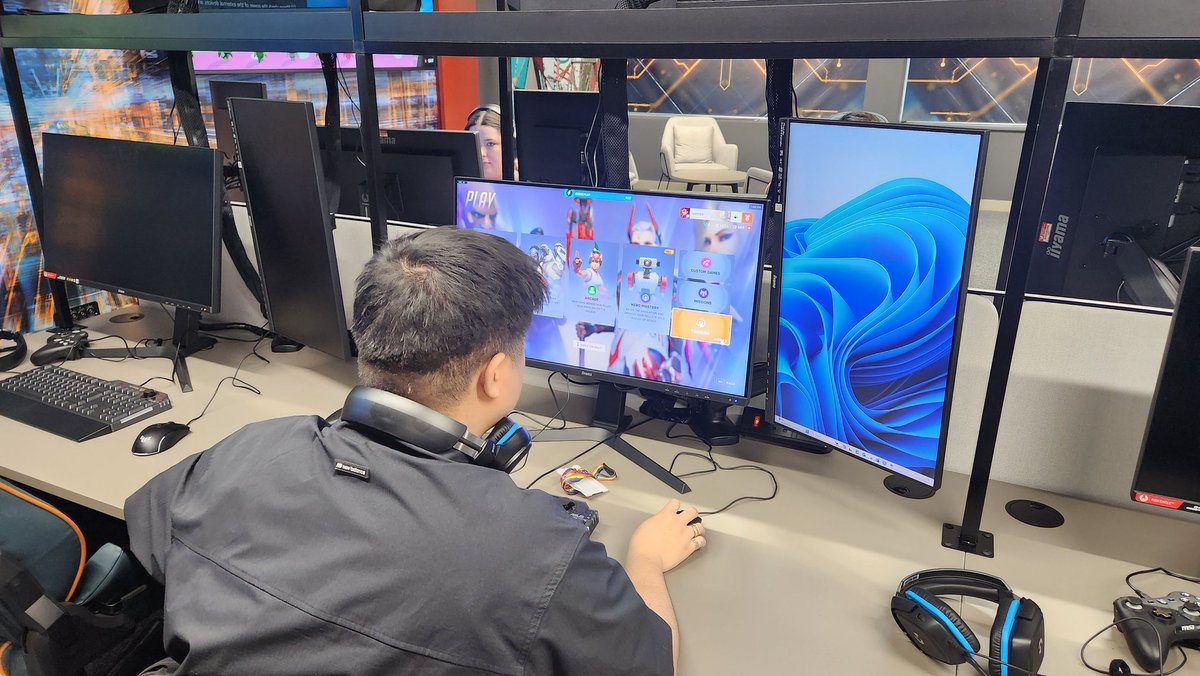 Adrian Ellison tweet media