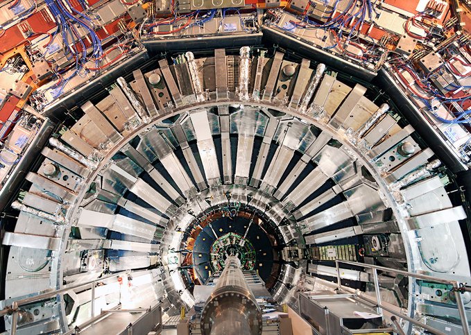 SustainHistory's tweet image. Probing Resonant Production of Higgs Bosons:
A report from the CMS experiment.
Besides being a cornerstone of the #StandardModel (SM), the #HiggsBoson (H) opens a very powerful path to search for physics beyond the SM.
In particular, in the SM there are no particles that are…