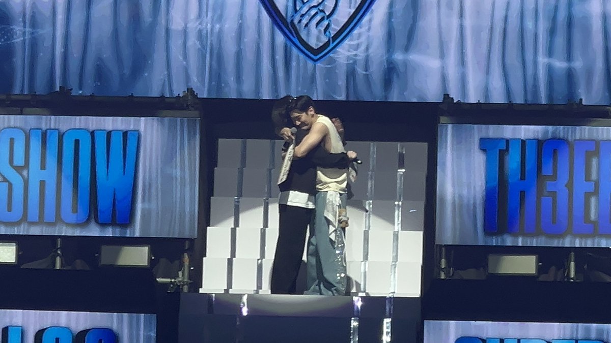 nekkie's tweet photo. ฝากพาเรากลับบ้านด้วย กลับไม่ถูกแล้ว😭😭😭😭😭😭😭😭😭😭
#Heechul #Siwon #SiChul
#SUPERJUNIOR_LSS
#TheShow_Th3eeGuys https://t.co/zKhzhLl5bX