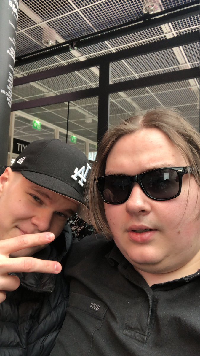 Pikkariii's tweet photo. 4th in EHSM 1v1

GGS EVERYONEEEE

@SportsGamerGG https://t.co/F5d9e6hSg9