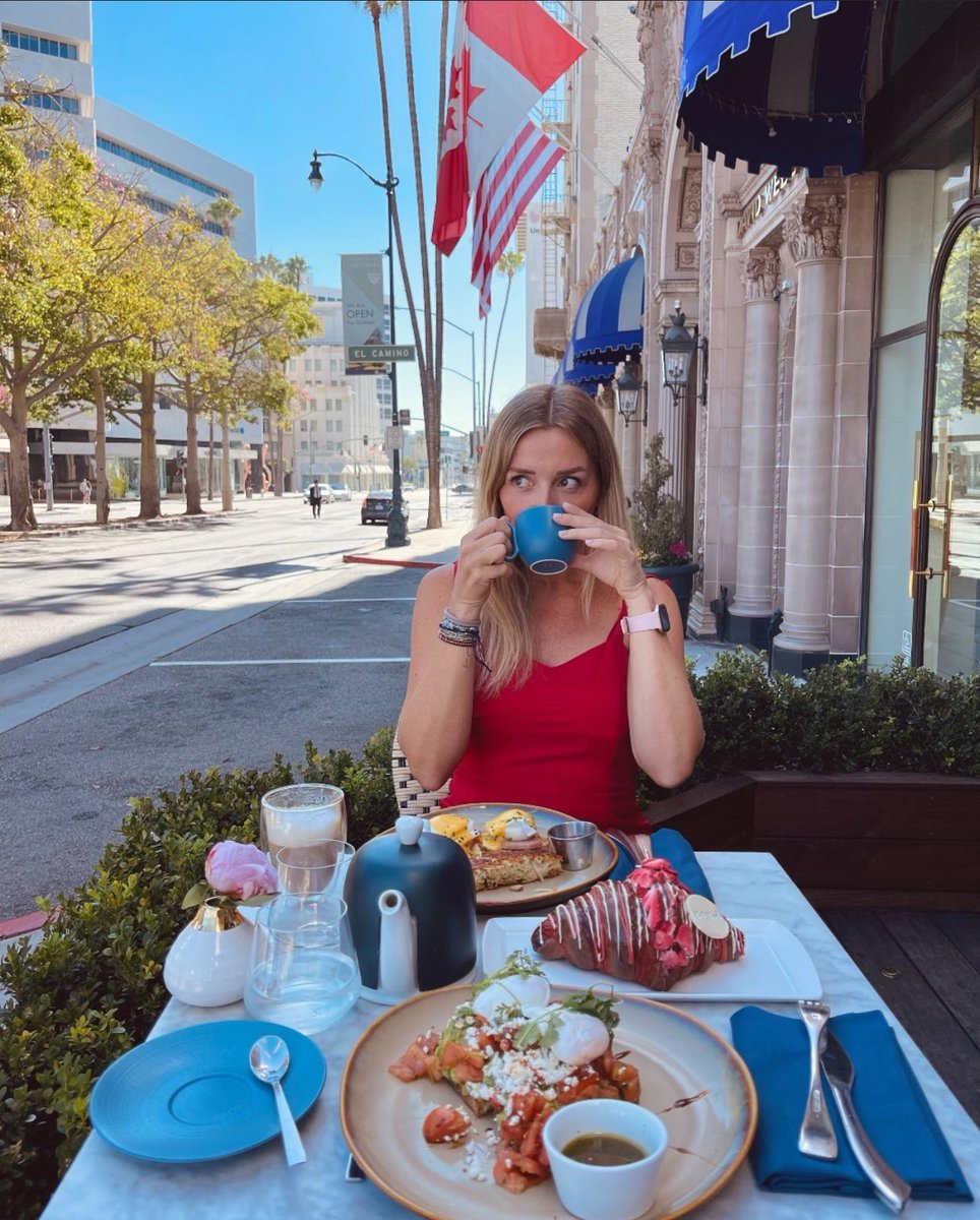Rise and shine! The view of Rodeo Drive from <a href="/THEblvdbw/">THEBlvd Restaurant & Lounge</a>’s patio is the perfect pairing for your scrumptious morning meal. Here’s to a delicious brunch and breathtaking vistas!

Photo by <a href="/MarinaComes/">Marina Comes✈️</a> 

#LAFoodie #LoveBevHills