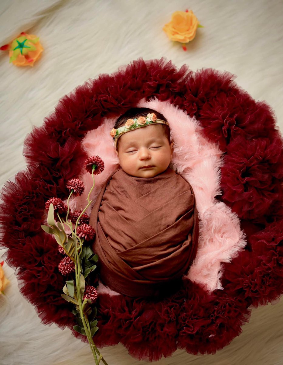 Nehasinghonline's tweet photo. “A daughter is one of the most beautiful gifts this world has to give.”
||My little angel 😇 Riddhi ||
#onemonthcompleted
#happyonemonthbaby https://t.co/SCa8UVGU5N
