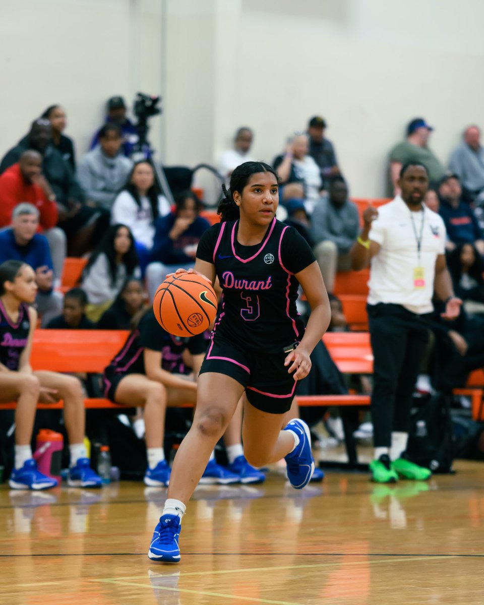 teamdurantgirls's tweet photo. Day 1 brought the heat, but weโre just getting warmed up. Bring on Day 2 of Session I ! ๐๐ช๐ฝ #MAO #GoCrazy #NikeBasketball #Day2Ready https://t.co/4A4ZclWVDs