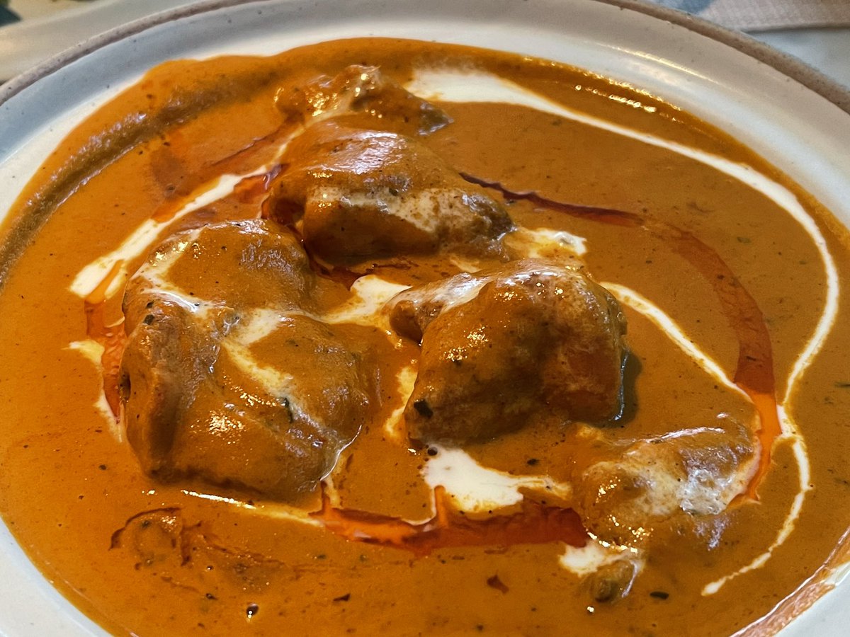 PrasanArtist's tweet photo. I’m dinner at Indus, an Indian restaurant in Sukhumvit 26. https://t.co/LJtUgriY4X
