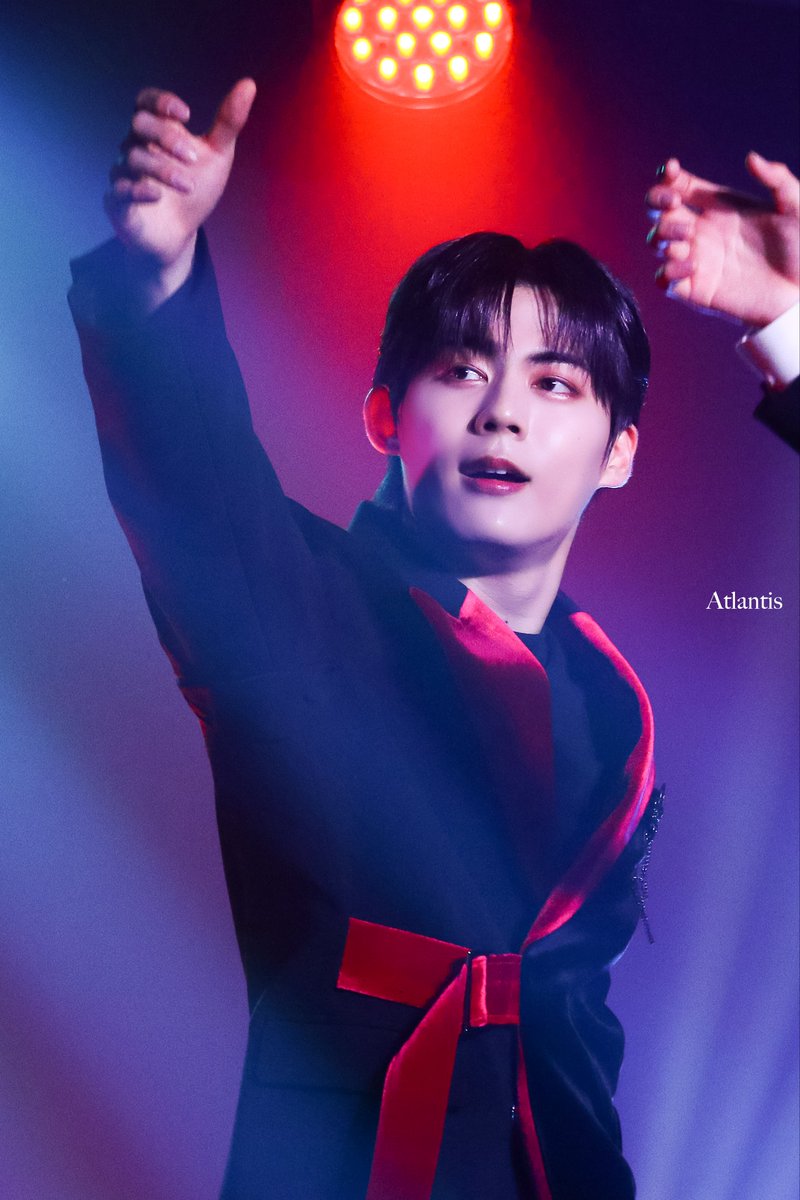 atlantisbxb's tweet photo. 240329  BXB  『Thirsty』지훈  HQ☁︎

건배🍺

#BXB #비엑스비 #지훈 #JIHUN 
#Wings #Airplane #에어플레인
#2024BXBPROMOTIONEVENTINJAPANELEVATION https://t.co/UjofX09iFA