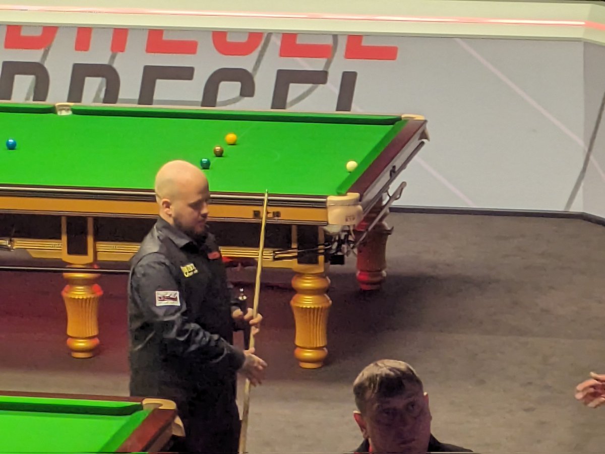 jpm4967's tweet photo. Here we go again for another fantastic 17 days in Sheffield. @robwalkertv definitely in fine form this morning - China's snooker panda Zang Andha @WeAreWST @crucibletheatre https://t.co/7Pcso8vrau