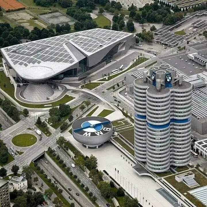 BMW'nin merkez binası...