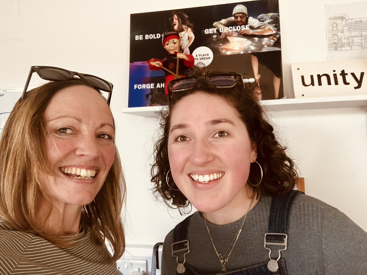 Great to meet and chat to @unitytheatre #UpNextFestival artist @Sasha_Georgette about her new play Borrowed ‘a radical story about a pregnant fat girl’ I taught Sasha @LIPALiverpool & so happy she is getting her own work on the stage! 💪 Sat 27th 8pm unitytheatreliverpool.co.uk/whats-on/borro…