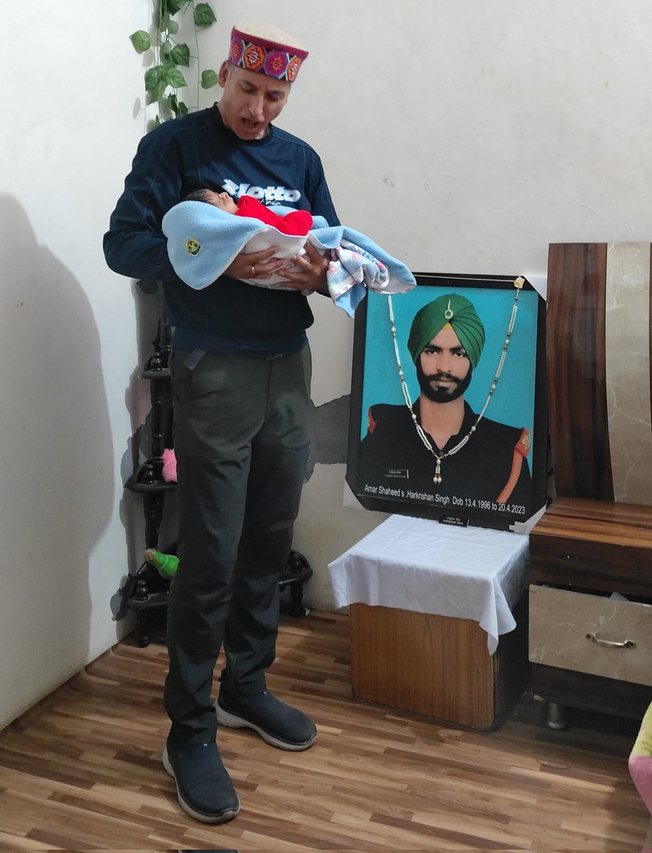 Harjeet, today, completed a year sans her father 

SEPOY HARKRISHAN SINGH 
49 RR #IndianArmy

who was immortalized fighting terrorists at #Poonch in 2023.
She herself is yet to be a year old, though.

#FreedomisnotFree few pay #CostofWar.