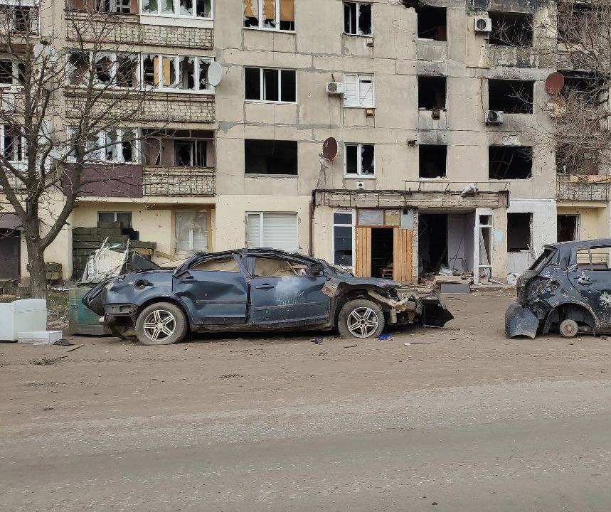 TWMCLtd's tweet photo. This is occupied #Popasna in #Luhansk region.

It's about 20km from the frontline. 
It's one of the main towns on the supply route to #Bakhmut, then #ChasivYar. https://t.co/hhO6tb5fSm