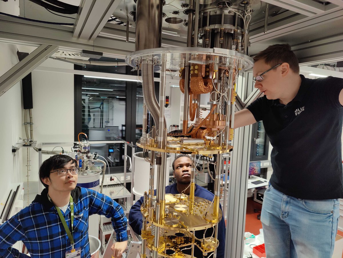 PolshynLab's tweet photo. Our lab's capabilities are growing—the installation of our dilution refrigerator system has been completed. This will allow us to study 2D materials at temperatures as low as 10mK and magnetic fields as high as 14 T. Thanks to @BlueFors_Ltd and all who contributed for a great job https://t.co/p0nDNTB5zQ