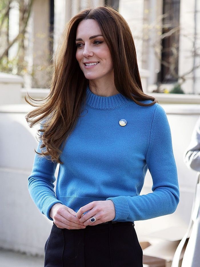 Life is simple, it's either cherry red or midnight blue. Lou Gramm #sunshine #queen♔HRH #GetWellSoon #PrincessofWales 🐝#PrincessCatherine #RoyalFamily #KateTheGreat #TeamWales #icon #ghd #iconic #IStandWithCatherine #tcb #Vogue #Tatler #CatherineWeLoveYou #layoffkate 🏴󠁧󠁢󠁷󠁬󠁳󠁿