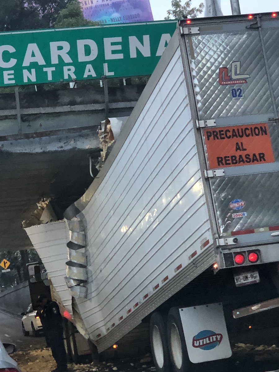 Hugo Petricioli (@hugopetri) on Twitter photo Si van al <a href="/AICM_mx/">Aeropuerto Internacional Benito Juárez CDMX</a> no van a llegar!! #viaducto #accidente Si van al <a href="/AICM_mx/">Aeropuerto Internacional Benito Juárez CDMX</a> no van a llegar!! #viaducto #accidente