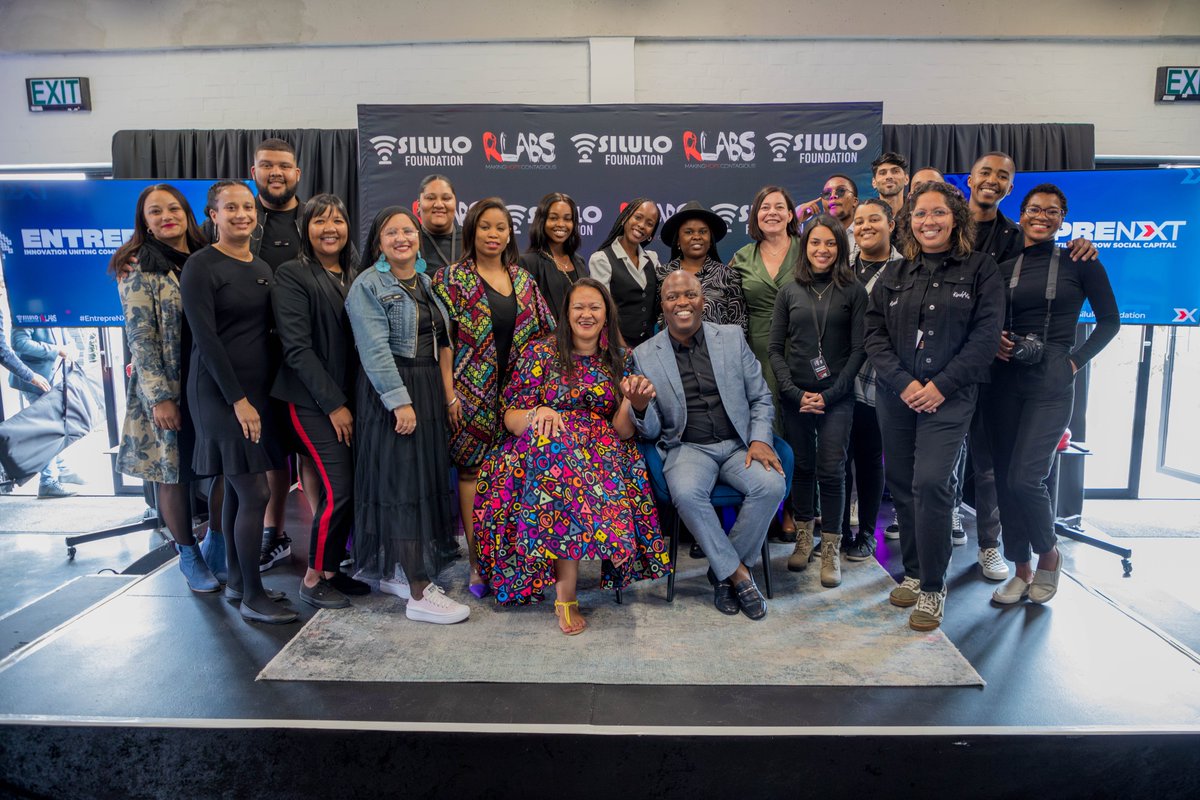 RLabs's tweet image. Luvuyo extends our heartfelt collective gratitude to everyone present for their contributions toward making this all possible. And true to our culture, we conclude with an energetic group shot of our new team.

#RLabs #SiluloFoundation #EntrepreNXT
