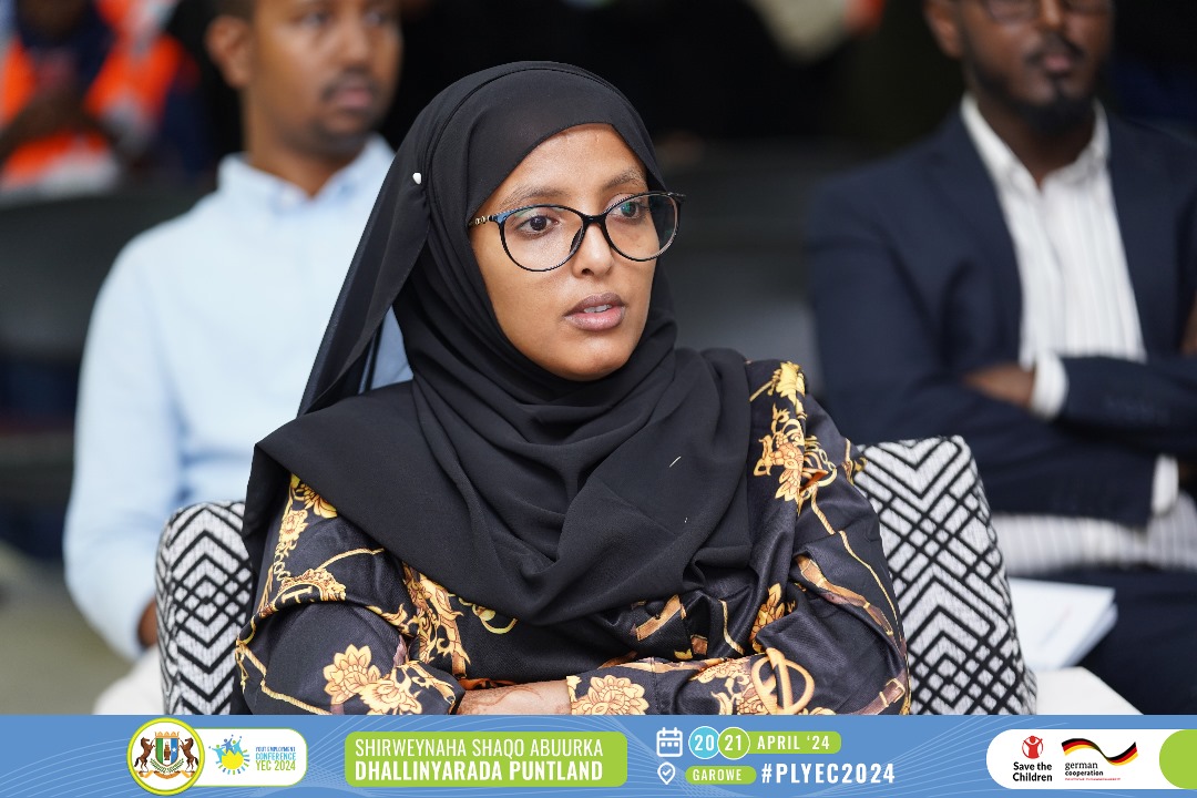 aasiyahusein's tweet photo. Dood ku saabsan tayeynta waxbarashada iyo xirfadaha la siinayo dhallinyarada shaqo la'aanta ah.

Doodda ayaa lagu lafoguray isu miisaamidda fursadaha suuqa ka bannaan iyo kulliyadaha ardaydu baranayaan si looga hortago 

#PLYEC2024. https://t.co/dvNruo3NxJ