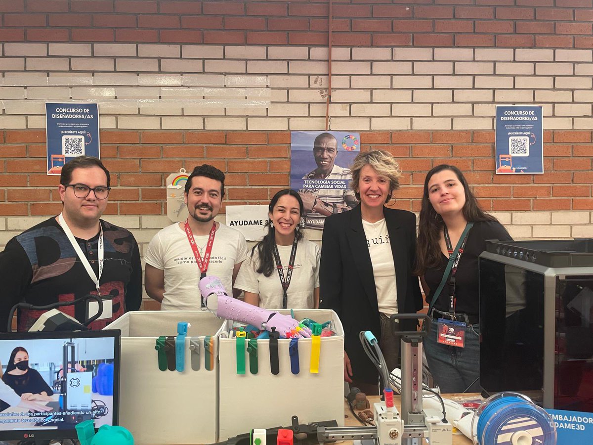 Mañana de taller con la <a href="/esa_es/">ESA España</a> <a href="/doctorfision/">Doctor Fisión</a> 
conociendo y disfrutando de los proyectos en #impresion3D de diferentes universidades <a href="/La_UPM/">Universidad Politécnica de Madrid</a> <a href="/UPCToficial/">Universidad Politécnica de Cartagena | UPCT</a> <a href="/la_UPC/">Universitat Politècnica de Catalunya (UPC)</a> 
y por supuesto conociendo el proyecto <a href="/Ayudame3D/">Ayúdame3D -📍+60 países.</a> Porque la #3DPrinterParty <a href="/Alcobendas_ayto/">Ayuntamiento Alcobendas</a> también es solidaridad