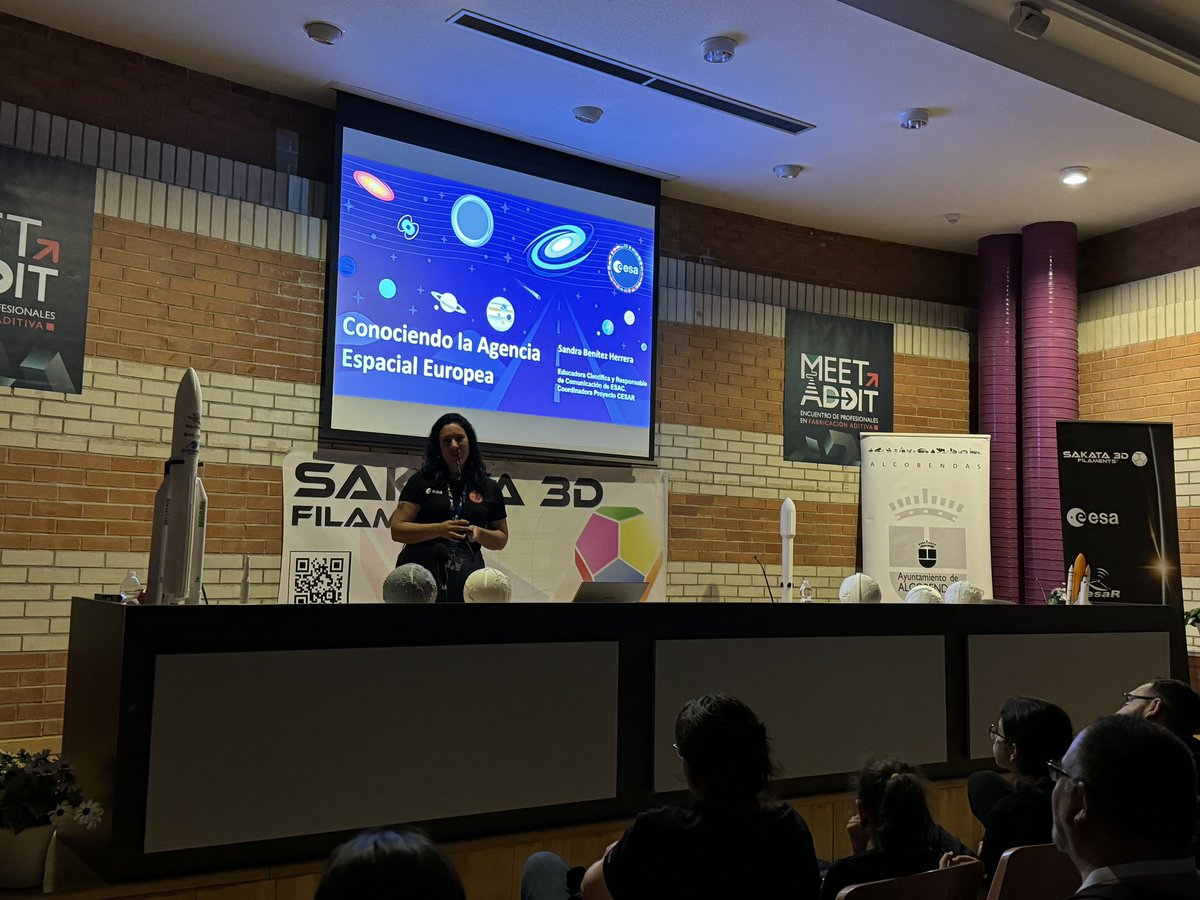 bfsalinero's tweet photo. Mañana de taller con la @esa_es @doctorfision 
conociendo y disfrutando de los proyectos en #impresion3D de diferentes universidades @La_UPM @UPCToficial @la_UPC 
y por supuesto conociendo el proyecto @Ayudame3D Porque la #3DPrinterParty @Alcobendas_ayto también es solidaridad https://t.co/yflNng9ZwP
