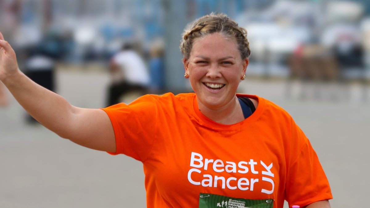 📣Shout out to anyone who is running the London Marathon for us on Sunday! Good luck. Without people like you, our breast cancer prevention work wouldn’t be possible🧡 Please send and tag us in any pictures 🗺️Find a marathon near you today: bit.ly/3Cx2eyS