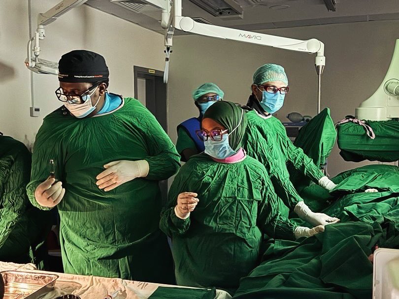 Road2IR's tweet photo. Dr. Shemin Mehta from the UK ���🇧 is currently back at @MuhimbiliTaifa for his fourth teaching trip and performed the first bronchial artery embolization in Tanzania 🇹🇿 and perhaps the region with Tanzanian IR faculty @sweetazza1 and @ericmbuguje 🙌🙌🙌

@SIRspecialists @RSNA https://t.co/ApwcCHomfg