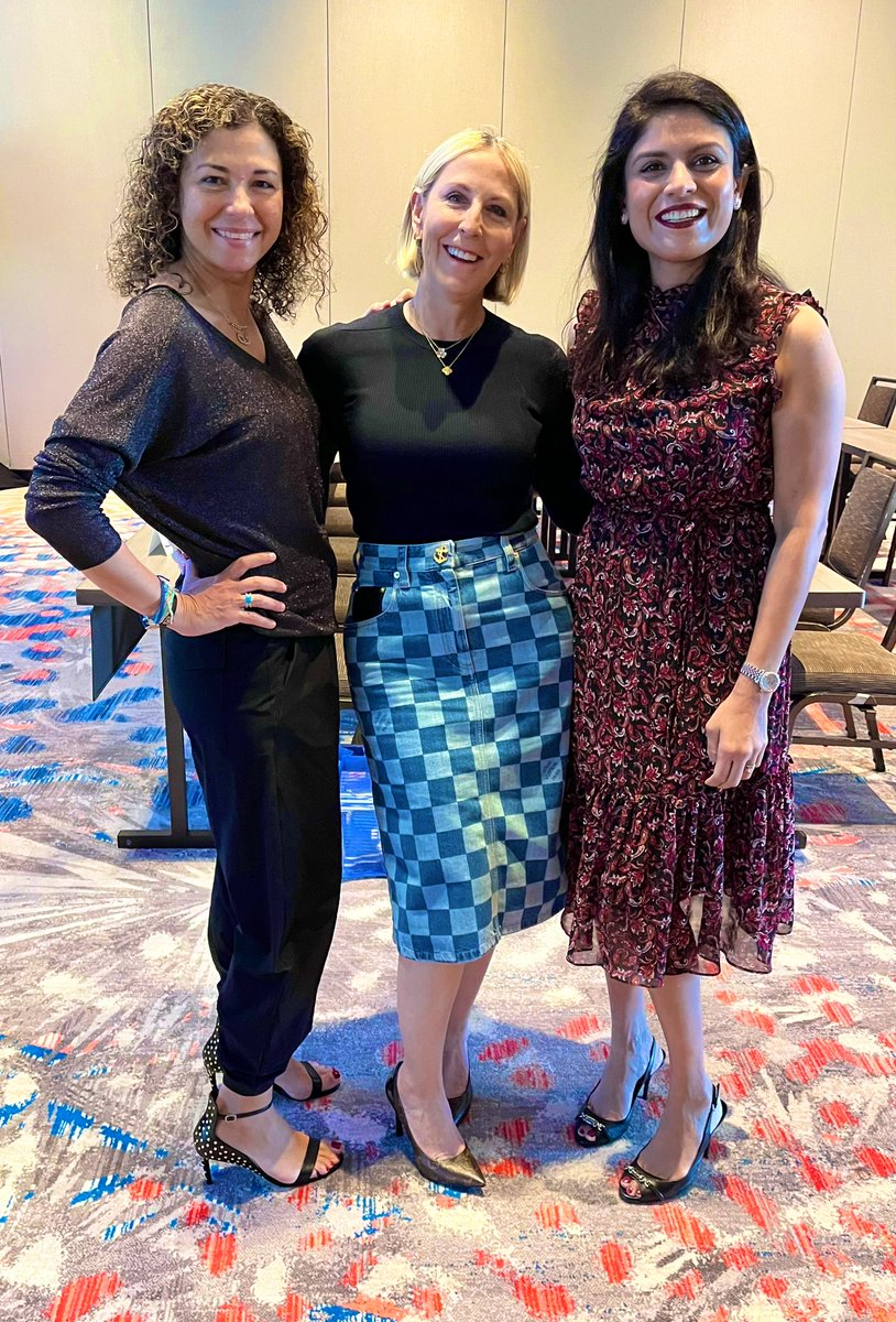 Lucky to spend my morning with these fashionable women discussing IBD with EBMed Great GI Debates. This photo is not, but should be, sponsored by @LouisVuitton.
