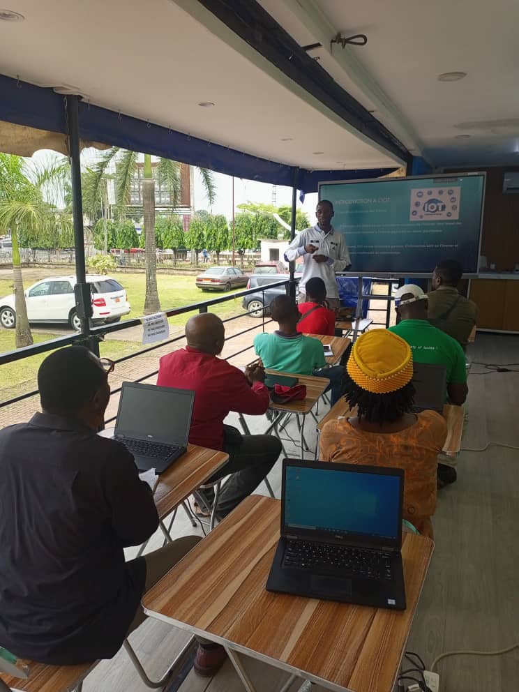 𝗔𝘁𝗲𝗹𝗶𝗲𝗿 𝗱𝗲 𝗳𝗼𝗿𝗺𝗮𝘁𝗶𝗼𝗻 𝗠𝗼𝗱𝗲́𝗹𝗶𝘀𝗮𝘁𝗶𝗼𝗻 & 𝗔𝗿𝘁𝗶𝘀𝗮𝗻𝗮𝘁 𝗡𝘂𝗺𝗲́𝗿𝗶𝗾𝘂𝗲✨🇨🇲 Au cours des sessions de formation de l'après-midi nous avons accueilli des futurs jeunes entrepreneurs passionnés du Numérique. En image Recap, l'atelier de…