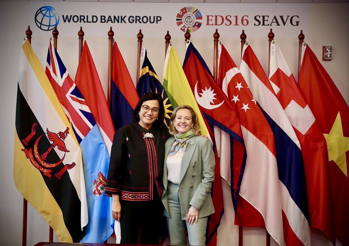 🇪🇺🇮🇩 Very good meeting with my dear friend @KemenkeuRI Minister Sri Mulyani Indrawati. The @eib is a key partner, supporting sustainable investments to boost growth, prosperity and the green transition in #Indonesia and the wider #ASEAN region. #GlobalGateway #SpringMeetings