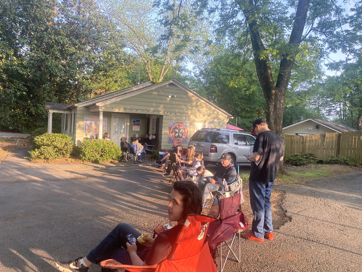 harrisonplanet's tweet photo. Record Store Day! Even better being here with my son! #mojorecords https://t.co/DxWuLIEn4A