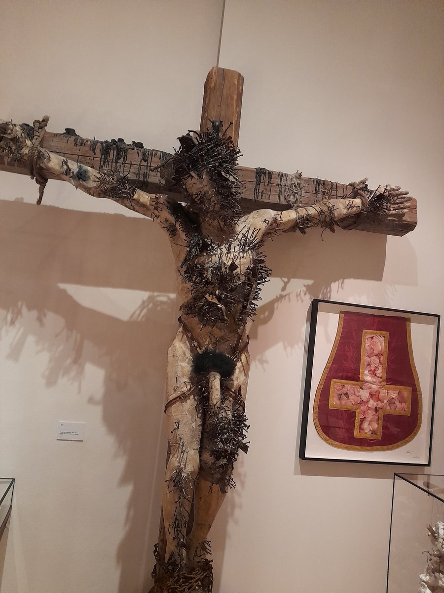 petrfischer3's tweet photo. "Nedělám umění... dávám jen volný průběh své touze." Jan Švankmajer... no, jistě to úplně pravda neni, neb i JŠ pracuje se vzory a jejich kombinací, ale životní projekt je to skvělý ❤️🌈
#Gask https://t.co/YsVcAgQtzp