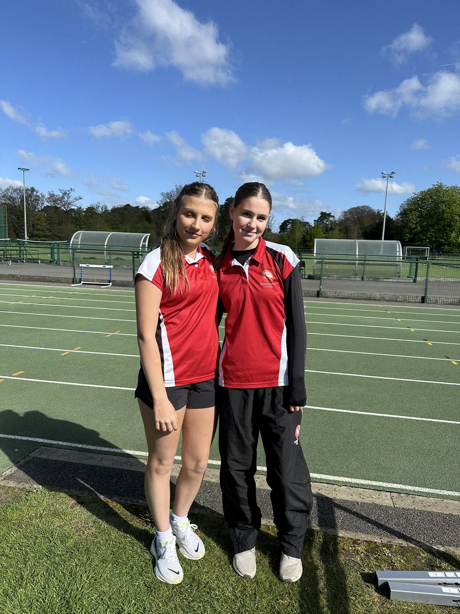 Fabulous morning of athletics for our senior girls at the @StMarysAscot meet. Great start to the season. #TeamDownsend #RESPECT 🏃🏼‍♀️🏃🏼‍♀️