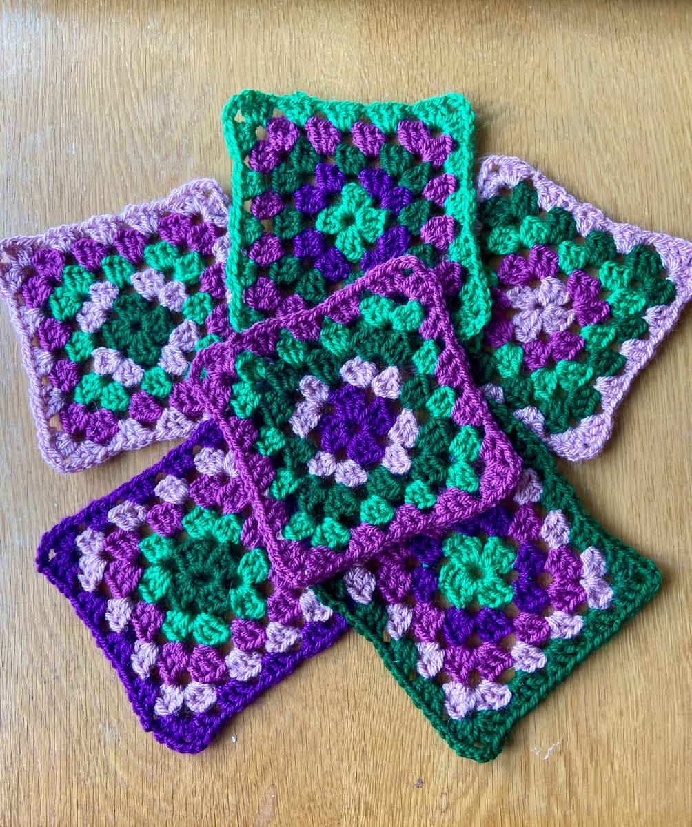 When you can’t run, but have a new hobby 😊 Thanks to one of my fellow students I have learned a new skill. Have wanted to do this for years! Think colour choice has been influenced by where I study 😆 @AECCUniversityC  #Crochet #GrannySquares