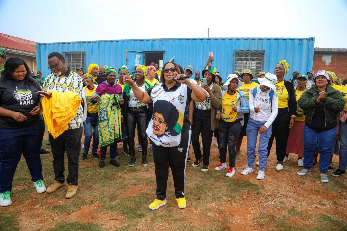 Together with Cde Mmamoloko Kubayi we addressed the volunteers ahead of door to door and special vote registration campaign in Ward 56 & 58 in Motherwell, Gqeberha. The ANC doing more, together in Gqeberha. #ANCVolunteers #LetsDoMoreTogether #VoteANC2024