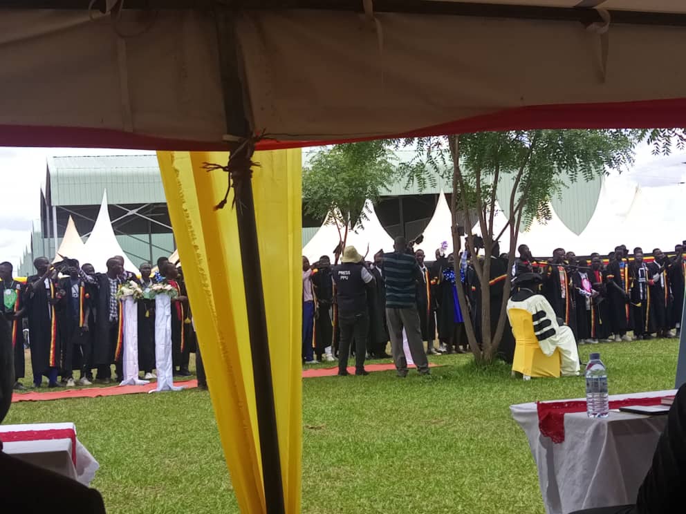 Lango Sub-Region Muzukulu for Alebtong #Roberto represented @ChiefMuzzukulu at a graduation ceremony for 2nd & 3rd intakes at Lango industrial hub. Hon.@HamsonObua was the Chief guest.  Over 450 students graduated in various skills Thanks to @KagutaMuseveni for the initiative👍🏾👍🏾