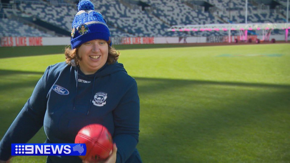 It’s a special friendship. Sam who has Downs Syndrome is famously a water runner for @GeelongCats now his best mate Bel, a special needs supporter, is water girl for the Cats @aflwomens team. Meet them tonight. It will melt your heart @9NewsMelb