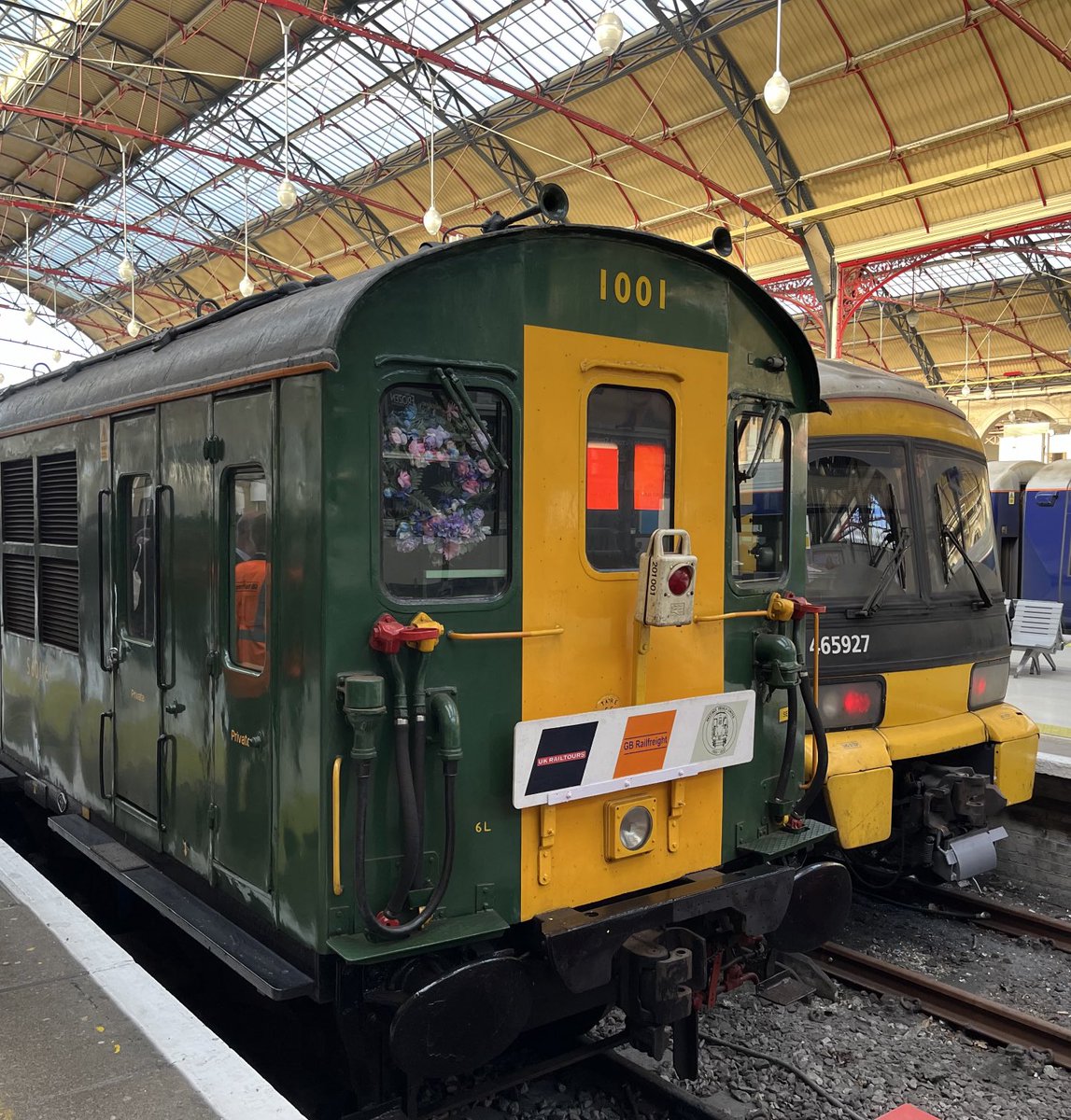 Today’s trip - UK Railtours Neasden Nonsense with ⁦@HastingsDiesels⁩ ⁦@GBRailfreight⁩ . Train started at Tonbridge and seen here at London Victoria.