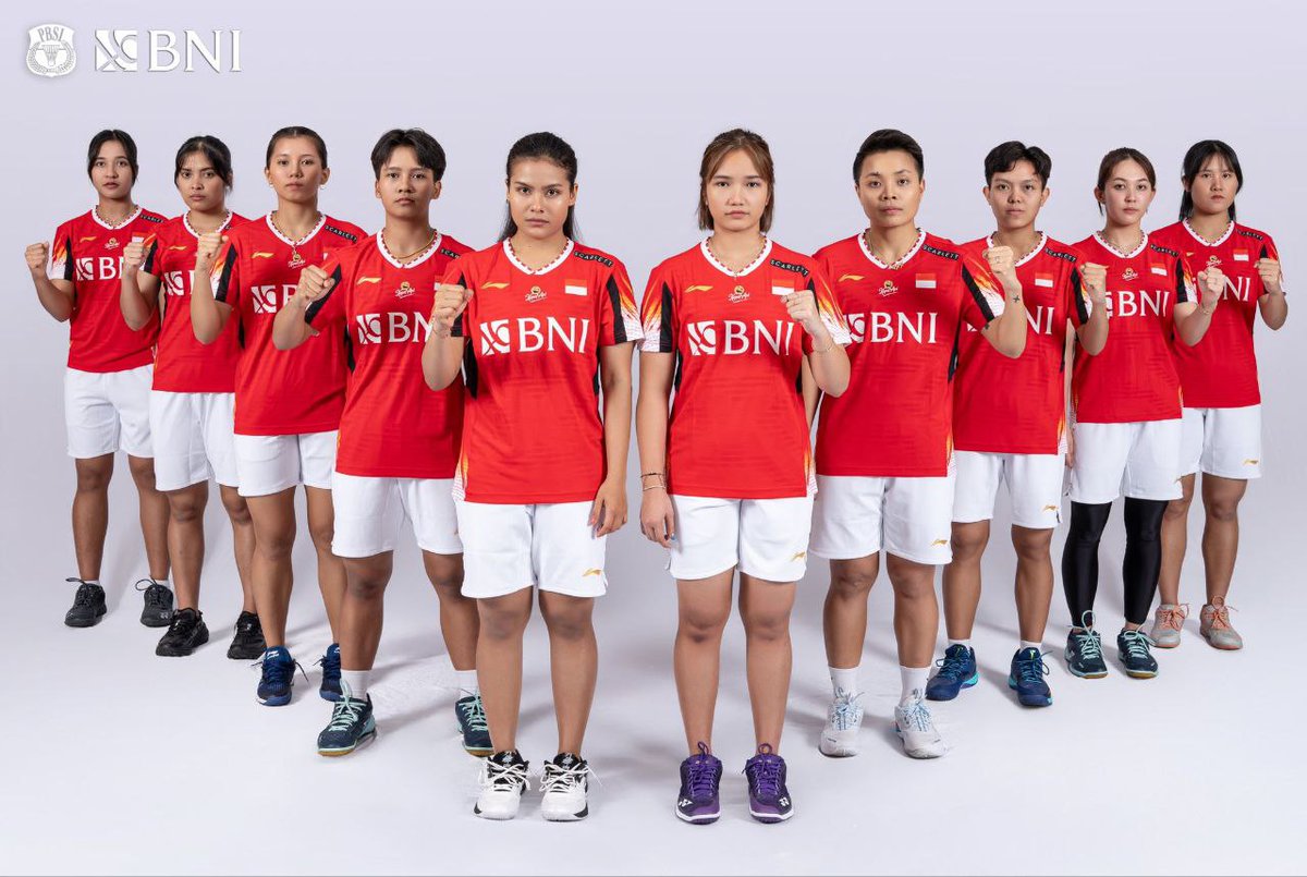 Jersey baru semangat baru! 🔥

Tim putri Indonesia siap bersaing di Piala Uber 2024. Gregoria Mariska Cs dibekali tiga pasang jersey baru buatan Li-Ning untuk menghadapi turnamen dua tahunan itu. 

#KitaIndonesia
#BadmintonIndonesia #ThomasUberCup2024
#Rakettv