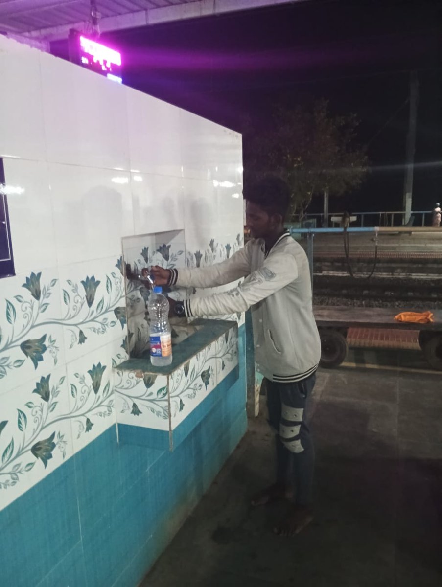 Enhancing Traveler Comfort

#Nagapattinam Railway Station Ensures Round-the-Clock Water Supply for Passenger Convenience. 

#SouthernRailway #SummerManagement