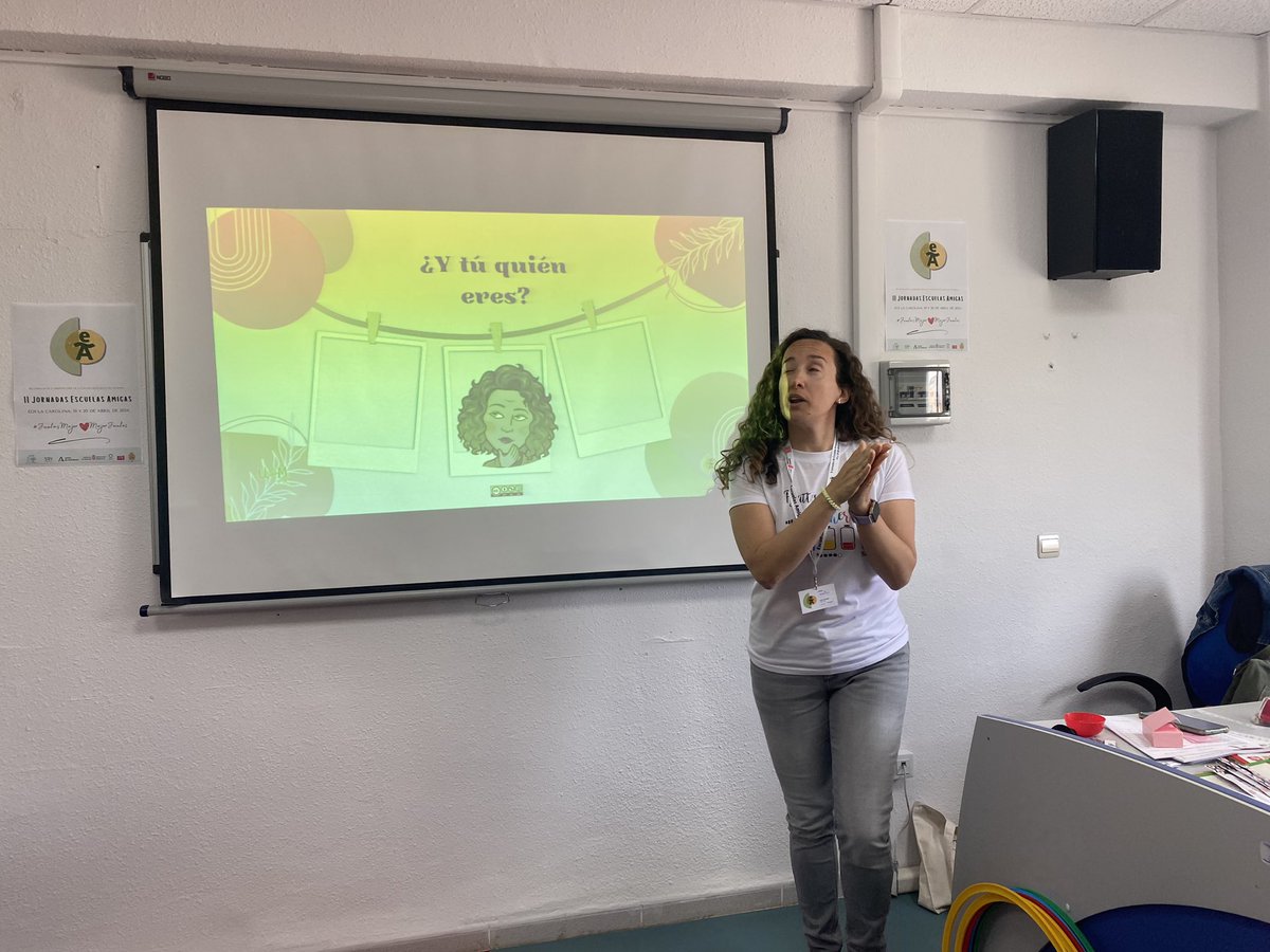 Seguimos jugando con <a href="/uandmeenglish/">ᑌ & ᗰ EᑎGᒪIᔕᕼ</a> en #IIJornadasEA en <a href="/EOILaCarolina/">EOI LA CAROLINA</a>