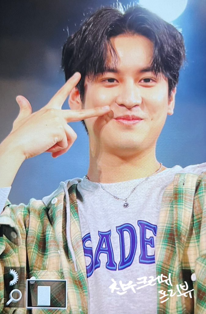 ChanwooCrush_'s tweet photo. [Preview] 240420 Osaka. 2부도 화이팅✌🏻💓 

@iKON_chan_w000 
#iKON #CHANWOO #CHAN #아이콘  #정찬우 #찬우 #チャヌ #찬우크러쉬 https://t.co/VlIJ6JQ4II