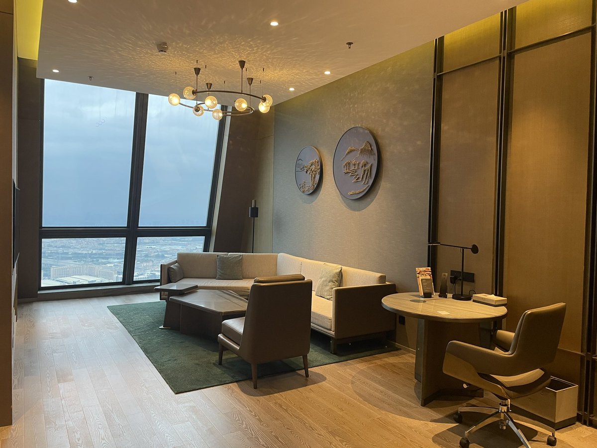 asdfg74138178's tweet photo. 中山Westin，不10 https://t.co/FZgvQKVHKd