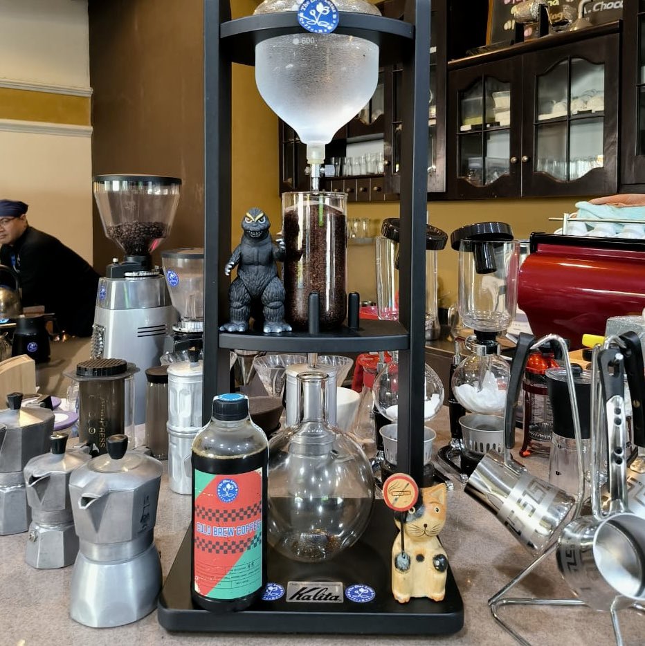 BlueLotusCoffee's tweet photo. Our famous cold brewed coffee. Made with Love!  using In house roasted coffee beans and Equil Mineral water.  A must try!

Guarded by our Baby @Godzilla_Toho  from Bandai. https://t.co/Iqe9o8fCZU
