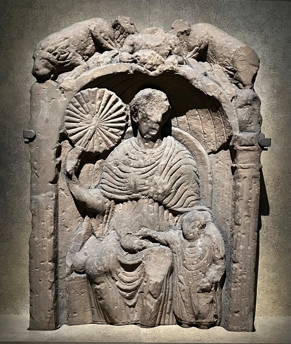 The tombstone of a graceful #roman lady from Hadrians wall on display @britishmuseum was a surprise as I had never seen it at @TullieCarlisle on my visits there. Imagine if the missing inscription did say Claudia Severa or Lepidina, the famous friends in the vindolanda tablet.