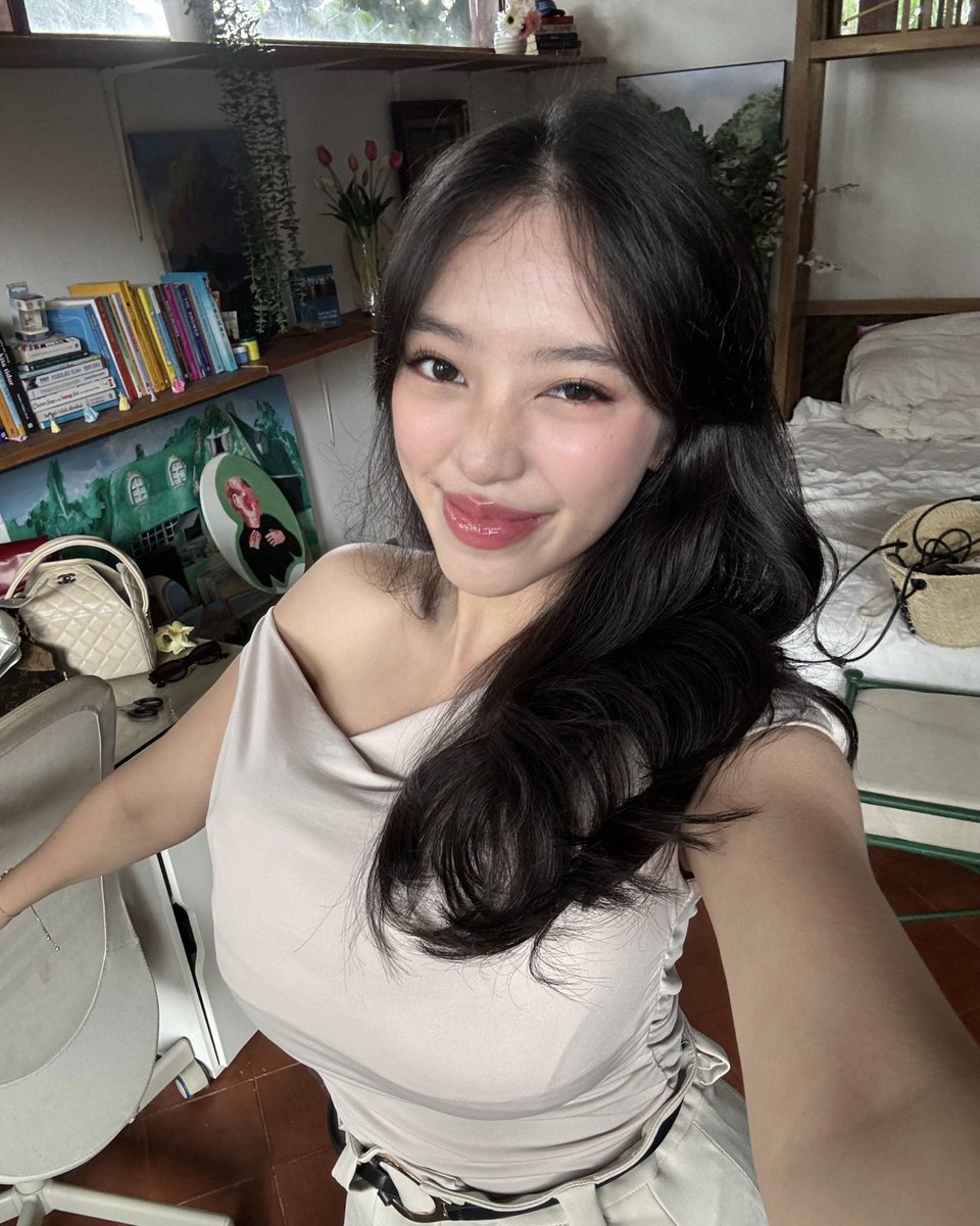 amndzahra's tweet photo. happy weekend!!! 🌸 https://t.co/krS3wKFrM2
