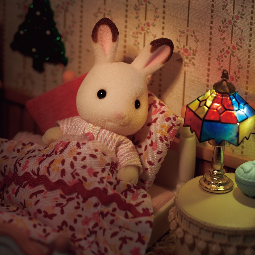 After a long day of fun in the village, Freya is all tucked in and ready to drift off to sleep. 🌙 She sure looks snuggly warm. 🛏️ What dreams do you think she’ll have? 💫 #bedtime #sleepy #sleep #dreams #sylvanianfamilies #sylvanianfamily #sylvanian #calicocritters #calico